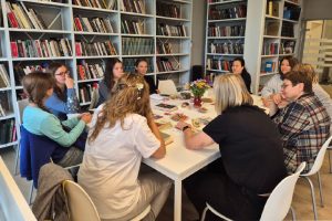 миниатюра книжный клуб