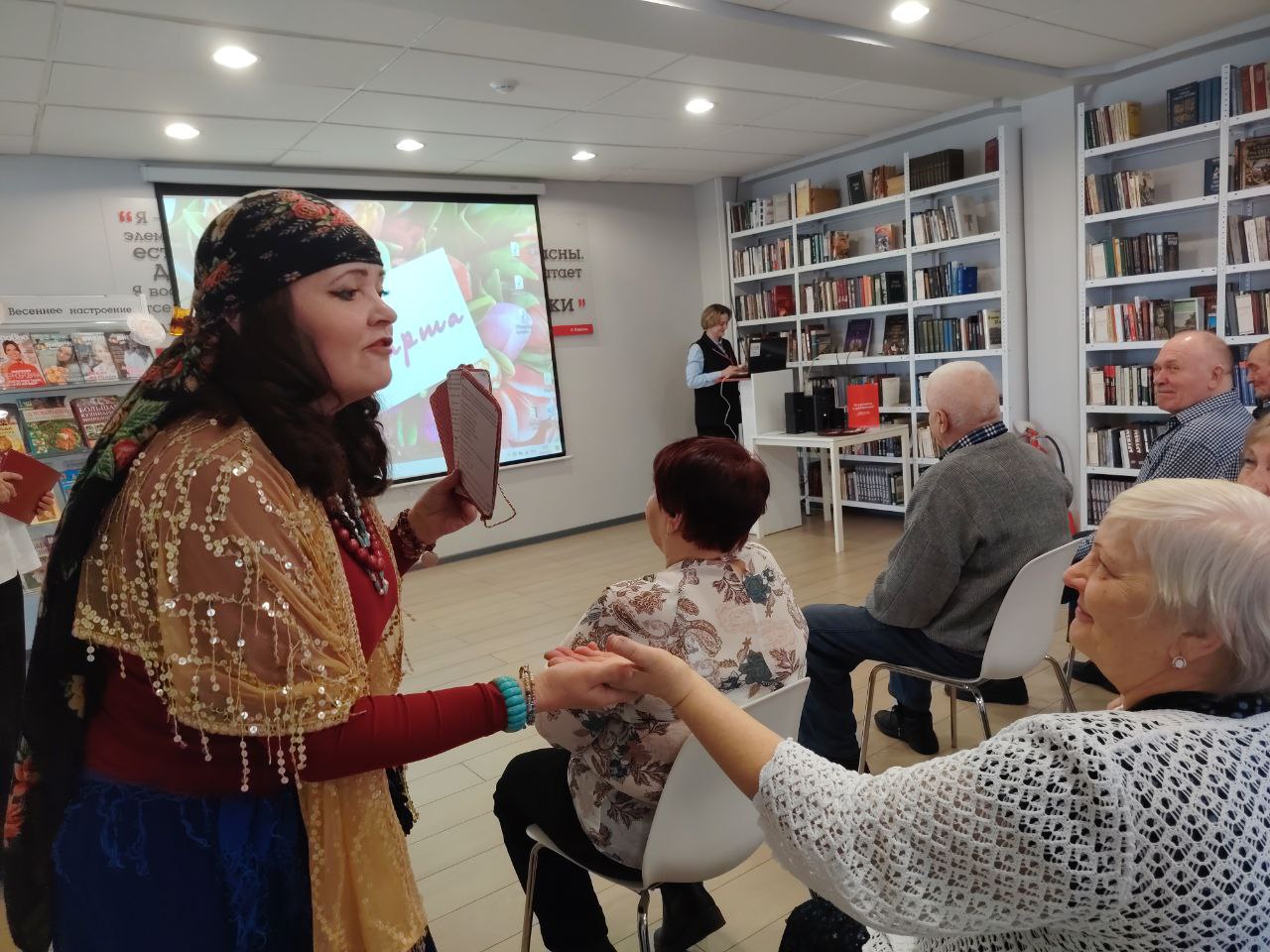 Подробнее о статье Дарите женщинам цветы!